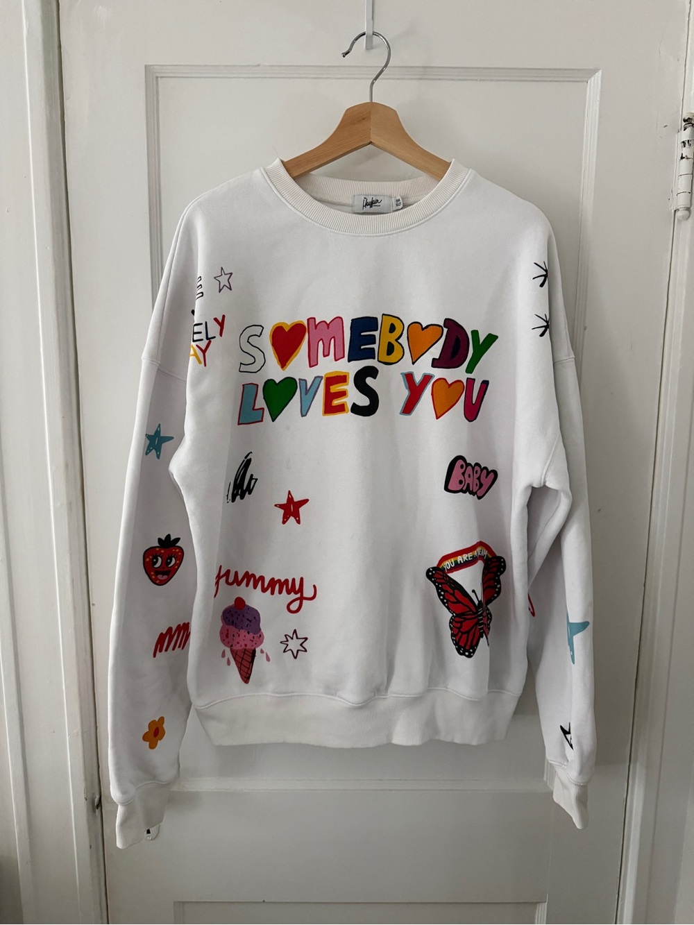 The Mayfair Group Somebody Loves You Crewneck in White OS